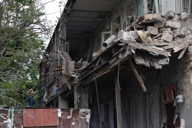 Russian army attacks Odesa with drones, killing 1 man A two-storey residential building is partially destroyed by a drone attack in Odesa, Ukraine, on July 22, 2026. In the morning, the Russian army struck the southern port city with attack drones, killing a man and injuring two people - an 82-year-old woman and a 54-year-old man. Odesa Ukraine  Copyright: xNinaxLiashonokx originalFilename: ukrinform-russiana260722_npISW.jpg