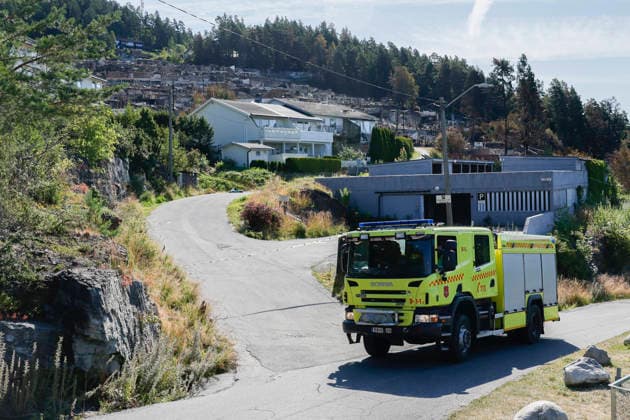 Brann i Drammen Krokstadelva 20260723. Brannvesenet har avsluttet slokningsarbeidet torsdag morgen. Storbrannen startet fredag ettermiddag i et rekkehus ved Krokstadelva i Drammen. Foto: Frederik Ringnes NTB Krokstadelva Norge VdCYFZIBXrg EDITORIAL USE ONLY Ref:_BNCVdCYFZIBXrg.jpg *** Fire in Drammen, Krokstadelva, July 23, 2026 The fire department completed its firefighting efforts on Thursday morning. The major fire broke out on Friday afternoon in a townhouse near Krokstadelva in Drammen. Photo: Frederik Ringnes, NTB. Krokstadelva, Norway. VdCYFZIBXrg EDITORIAL USE ONLY Ref BNCVdCYFZIBXrg jpg  Copyright: xFrederikxRingnesx xNTBx