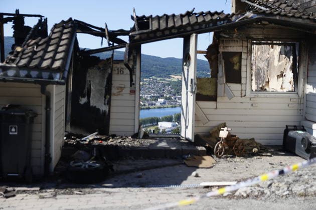 Brann i Drammen Krokstadelva 20260723. Brannruinene pa Stenseth. Storbrannen startet fredag ettermiddag i et rekkehus i Krokstadelva i Drammen. Foto: Frederik Ringnes NTB Krokstadelva Norge HoDhVITp95k EDITORIAL USE ONLY Ref:_BNCHoDhVITp95k.jpg *** Fire in Drammen, Krokstadelva, July 23, 2026 The ruins of the fire at Stenseth. The major fire broke out on Friday afternoon in a townhouse in Krokstadelva, Drammen. Photo: Frederik Ringnes, NTB. Krokstadelva, Norway. HoDhVITp95k EDITORIGINAL USE ONLY Ref BNCHoDhVITp95k jpg  Copyright: xFrederikxRingnesx xNTBx