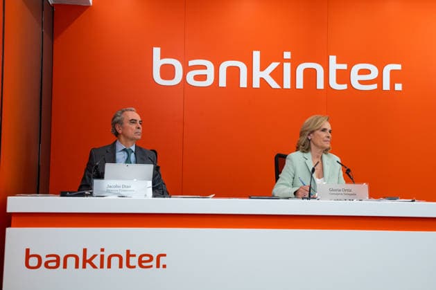 Bankinter Earns 605 Million Euros in the First Half of the Year, Up 11.7 Percent Bankinter CEO Gloria Ortiz, and Bankinter’s CFO, Jacobo Diaz, present the bank’s results for the first half of 2026 to the media at Bankinter’s headquarters on July 23, 2026, in Madrid, Spain. Bankinter posted an attributable net profit of 605.23 million euros for the first half of the year, representing an 11.7% increase compared to the same period last year. JULY 23, 2026, Madrid, Spain  Copyright: xMatiasxChiofalox 7682314