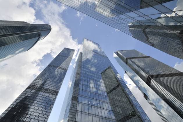 Glaswolkenkratzer von unten gefilmt Glass skyscrapers filmed from below Copyright: imageBROKER OlgaxVolodina ibxiqx18463757.jpg