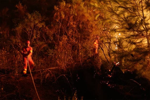Wildfire threatens communities near Palermo in Sicily as firefighting efforts continue PALERMO, ITALY - JULY 23: Firefighters and civil protection teams battle a wildfire in the Casaboli Forest near Palermo as strong winds push the blaze toward the towns of Monreale, Pioppo and Sagana, while residents are evacuated from threatened homes, in Palermo, Sicily, Italy on July 23, 2026. The wildfire, which started the previous day, spread overnight, prompting emergency crews to work continuously to contain the flames and protect nearby communities. Alberto Lo Bianco Anadolu Palermo Italy. Editorial use only. Please get in touch for any other usage.  Copyright: x2026xAnadoluxAlbertoxLoxBiancox
