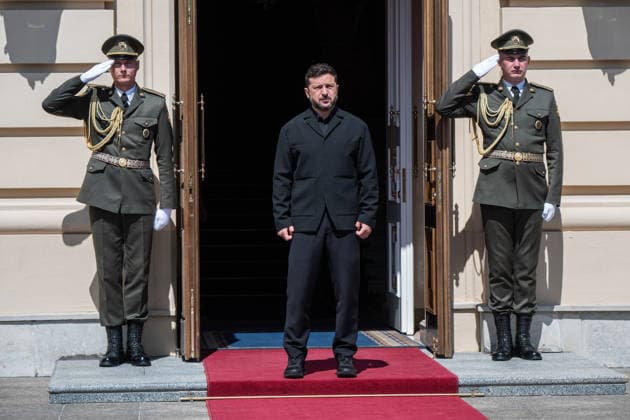 Ukrainian President Zelenskyy meets Irish Prime Minister Martin in Kyiv KYIV, UKRAINE - JULY 23: President of Ukraine Volodymyr Zelenskyy (C) is seen before his meeting with taoiseach (Prime Minister) of Ireland Micheal Martin in Kyiv, Ukraine, on July 23, 2026. Danylo Antoniuk Anadolu Kyiv Ukraine. Editorial use only. Please get in touch for any other usage.  Copyright: x2026xAnadoluxDanyloxAntoniukx