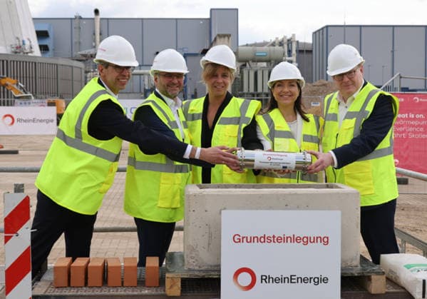 Bundeswirtschaftsministerin Reiche Produktion 23.07.2026, Germany, Koeln, Katherina Reiche, eröffnet mit der Firma Rhein Energie die Grundsteinlegung zu Europas grösster Flusswärme Pumpe, mit dabei Mona Neubauer, Ministerin NRW Grüne und Torsten Burmester , OB Köln, RheinEnergie Vorstand Andreas Feicht Koeln Nordrhein-Westfahlen Germany *** Federal Minister of Economic Affairs Katherina Reiche, Production, July 23, 2026, Germany, Cologne: Katherina Reiche, together with RheinEnergie, lays the cornerstone for Europe’s largest river heat pump. Also in attendance are Mona Neubauer, Minister for the Greens in North Rhine-Westphalia, and Torsten Burmester, Mayor of Cologne, as well as RheinEnergie CEO Andreas Feicht. Cologne, North Rhine-Westp