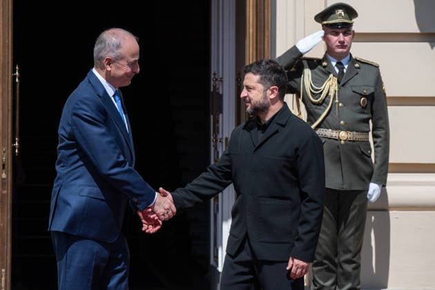 President of Ukraine Volodymyr Zelenskyy (R) shakes hands with Taoiseach of the Republic of Ireland Micheal Martin during their meeting outside the Mariinskyi Palace, Kyiv, Ukraine, July 23, 2026. (Photo by Danylo Antoniuk Ukrinform) Ukrainian President meets Irish PM in Kyiv  Copyright: xDanyloxAntoniukx