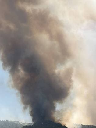 Over 12,000 evacuated as wildfire hits one of France s most popular tourist destinations COTIGNAC, FRANCE - JULY 23 - RESTRICTION: COTIGNAC MA VIE EN PROVENCE VIA FACEBOOK — NO RESALE MUST ON-SCREEN COURTESY — EDITORIAL USE ONLY—: Smoke rises as more than 12,000 people had been evacuated as a wildfire continued to spread Thursday in Gironde, near Arcachon Bay, one of France s most popular tourist destinations, according to broadcaster BFM in Cotignac, France on July 23, 2026. The fire, which broke out Wednesday, has already burned around 2,400 hectares of vegetation, according to local authorities. The evacuations, carried out as a precautionary measure, affected six campsites and a residential area north of Cap-Ferret, a coastal area h  Copyright: x2026xAnadoluxCotignacx-xMaxViexenxProvencexviaxFacebookx
