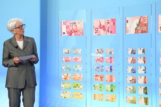 Vorstellung neuer Designvorschlaege zu EURO Banknoten durch die EZB Christine Lagarde, die Praesidentin der Europaeischen Zentralbank (EZB) enthuellt neue Designvorschlaege zukuneftiger EURO Banknoten in der Europaeischen Union und des europaeischen Waehrungsraum. In eine Online Abstimmung kann nun die europaeische Bevoelkerung ueber den Gewinner entscheiden,, Frankfurt am Main, 23.07.2026 Frankfurt am Main Hessen Deutschland *** Presentation of new design proposals for euro banknotes by ECB President Christine Lagarde, President of the European Central Bank (ECB), unveils new design proposals for future euro banknotes in the European Union and the euro area. The European public can now vote online to decide on the winning design. Frankfur