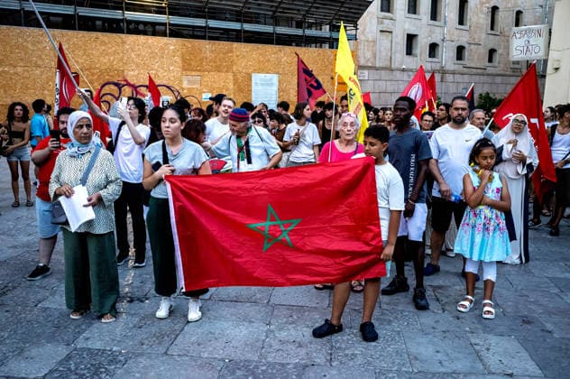 Protest for Abderrahim Fakir to Palermo PALERMO, ITALY - JULY 23: Protesters with the Moroccan flag during the demonstration calling for truth and justice for Fakir Abderrahim, a 42-year-old man of Moroccan origin who died on Sunday 19 July whilst being restrained by two police officers in Bologna on July 23, 2026 in Palermo, Italy. Palermo Sicily Italy Copyright: xStefanoxMontesix