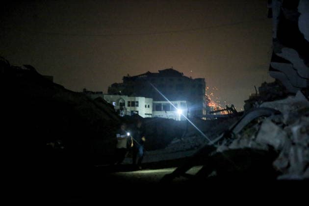 Israeli army continues attacks on Gaza Strip GAZA CITY, GAZA, PALESTINE - JULY 23: Thick smoke rises following an Israeli airstrike on a residential area in the Al-Jalaa neighborhood despite the ceasefire in Gaza City, Gaza, Palestine, on July 23, 2026. Saeed M. M. T. Jaras Anadolu Gaza City Gaza. Editorial use only. Please get in touch for any other usage.  Copyright: x2026xAnadoluxSaeedxM.xM.xT.xJarasx