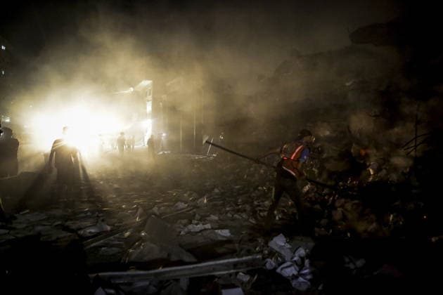 Israeli army continues attacks on Gaza Strip GAZA CITY, GAZA, PALESTINE - JULY 23: Search and rescue teams, firefighters, and medical crews are dispatched after an Israeli airstrike hit a building causing extensive damage and sparking a fire, in the Al-Jalaa neighborhood of Gaza City, Gaza Strip, Palestine, on July 23, 2026. Saeed M. M. T. Jaras Anadolu Gaza City Gaza. Editorial use only. Please get in touch for any other usage.  Copyright: x2026xAnadoluxSaeedxM.xM.xT.xJarasx