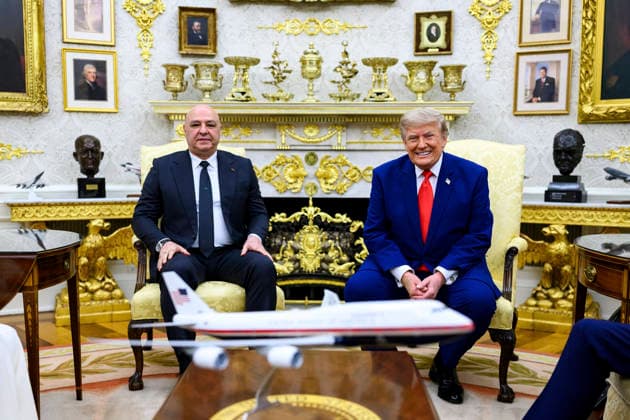 July 23, 2026, Washington, Dc, United States of America: U.S. President Donald Trump, right, and Lebanese President Joseph Aoun, left, pose together during a bilateral meeting at the Oval Office of the White House, July 21, 2026, in Washington, D.C. Washington United States of America - ZUMAp138 20260723_zaa_p138_024 Copyright: xDanielxTorok WhitexHousex