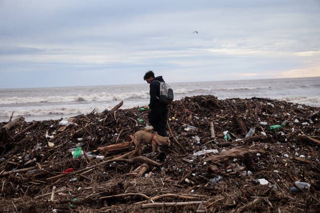 July 23, 2026, La Serena, Chile: La Serena Beach is completely covered in trash and debris resulting from the storm that caused the river to rise. This storm affected various regions of the country, causing flooding and widespread power outages. A state of catastrophe was declared for La Serena, Chile. La Serena Chile - ZUMAu105 20260723_zip_u105_005 Copyright: xManuelxUrzuax