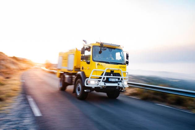 The Burgohondo fire forces the lockdown of several towns in Ávila and the evacuation of 1,500 people. A truck from the Castilla y León Forest Fire Emergency Services (INFOCAL) is working to extinguish the fire, as of July 24, 2026, in Burgohondo, Ávila, Castile and León, Spain. The fire, which remains beyond the capacity to extinguish, has forced the evacuation of some 1,500 people and has placed Burgohondo, Navaluenga, and El Tiemblo. JULY 24, 2026 Burgohondo, Ávila, Castile and León Burgohondo, Ávila, Castile and León, Spain  Copyright: xMateoxLanzuelax 7683704