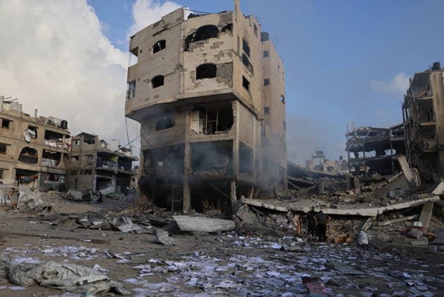 Palestinians inspect building damaged in Israeli airstrike in Gaza City Palestinians inspect the damage to a building following an Israeli airstrike on al-Jalaa Street in central Gaza City, Gaza Strip, on July 24, 2026. Photo by Hadi Daoud apaimages Gaza city Gaza Strip Palestinian Territory 240726_Gaza_HD_00(5) Copyright: xapaimagesxHadixDaoudx xapaimagesx