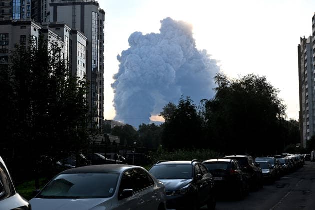 Ukrainian drone strike hits wildberries logistics facilities in St. Petersburg ST. PETERSBURG, RUSSIA - JULY 24: A large plume of smoke rises over St. Petersburg following a Ukrainian drone strike targeting logistics facilities operated by Wildberries, Russia s largest online retailer, on July 24, 2026 in St. Petersburg, Russia. The attack hit logistics centers in St. Petersburg and the surrounding Leningrad region, injuring three people, according to local authorities. Stringer Anadolu Saint Petersburg Russia. Editorial use only. Please get in touch for any other usage.  Copyright: x2026xAnadoluxStringerx