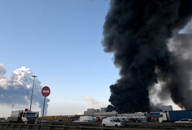 Ukrainian drone strike hits wildberries logistics facilities in St. Petersburg ST. PETERSBURG, RUSSIA - JULY 24: A large plume of smoke rises over St. Petersburg following a Ukrainian drone strike targeting logistics facilities operated by Wildberries, Russia s largest online retailer, on July 24, 2026 in St. Petersburg, Russia. The attack hit logistics centers in St. Petersburg and the surrounding Leningrad region, injuring three people, according to local authorities. Stringer Anadolu Saint Petersburg Russia. Editorial use only. Please get in touch for any other usage.  Copyright: x2026xAnadoluxStringerx