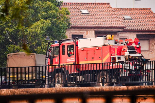 The Burgohondo fire forces the lockdown of several towns in Ávila and the evacuation of 1,500 people. A truck from the Military Emergency Unit (UME), on July 24, 2026, in Burgohondo, Ávila, Castile and León, Spain. The fire, which remains beyond the capacity of firefighters to extinguish, has forced the evacuation of some 1,500 people and has placed Burgohondo, Navaluenga, and El Tiemblo under lockdown. JULY 24, 2026 Burgohondo, ÃÁvila, Castile and Le Burgohondo, Ávila, Castile and Le Spain  Copyright: xMateoxLanzuelax 7683764