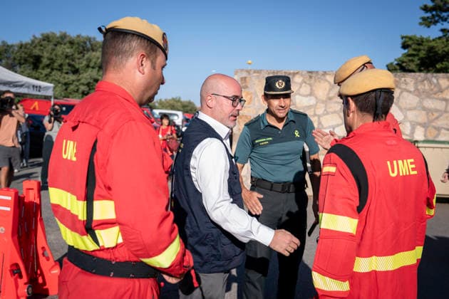 Marlaska Visits the Cenicientos Forward Command Post (PMA) Amid Wildfires in the Community of Madrid The Government Delegate for the Community of Madrid, Francisco Martín 2i, during a visit to the Forward Command Post (PMA) on July 24, 2026, in Cenicientos, Madrid, Spain. The meeting comes after the fires affecting various parts of the country—particularly in the Community of Madrid and the province of Ávila—escalated, prompting the government to declare a national emergency late yesterday, July 24, 2026, in Cenicientos, Madrid, Spain  Copyright: xA.xPÃ rezxMecax 7683820