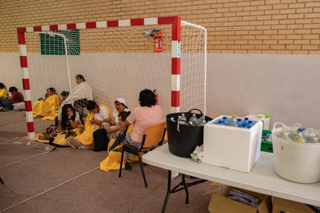 A national emergency has been declared due to wildfires in the Community of Madrid that have not yet been contained or brought under control. Several people evacuated due to the wildfire have taken refuge at the Villamanta Sports Center on July 24, 2026, in Villamanta, Madrid, Spain. The government has declared a national emergency in the Community of Madrid and Ávila as a result of the spread of wildfires in the municipalities of Villa del Prado and San Martín de Valdeiglesias in the Community of Madrid, and Burgohondo in Ávila. In Madrid, the number of evacuees remains at more than 10,000 people from municipalities such as Aldea del Fresno, Villa del Prado, Pelayos de la Presa, and San Martín de Valdeiglesias. SUMMA112 has been working a  Copyright: xRafaelxBastantex 7683923
