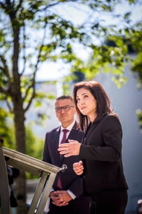 Katherina Reiche (CDU), Bundesministerin fuer Wirtschaft und Energie, besucht die Hensoldt AG in Taufkirchen bei Muenchen, ein fuehrendes europaeisches Technologieunternehmen im Verteidigungs- und Sicherheitssektor. Taufkirchen, 24.07.2026. Fotografiert im Auftrag des Bundesministeriums fuer Wirtschaft und Energie Taufkirchen Deutschland *** Katherina Reiche (CDU), Federal Minister for Economic Affairs and Energy, visits Hensoldt AG in Taufkirchen near Munich, a leading European technology company in the defense and security sector. Taufkirchen, July 24, 2026 Photographed on behalf of the Federal Ministry for Economic Affairs and Energy Taufkirchen, Germany Copyright: xDominikxButzmannx