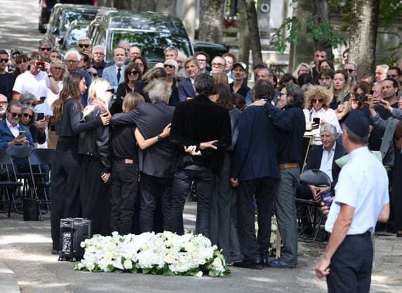 Francoise Coquet Funeral - Paris Michel Drucker and Francoise Coquet s family during funeral of Francoise Coquet at Montmartre cemetery in Paris, France on July 24, 2026. French television producer Francoise Coquet died on July 20 2026, aged 83. Photo by Raphael Lafargue ABACAPRESS.COM Paris France  Copyright: xLafarguexRaphael ABACAx