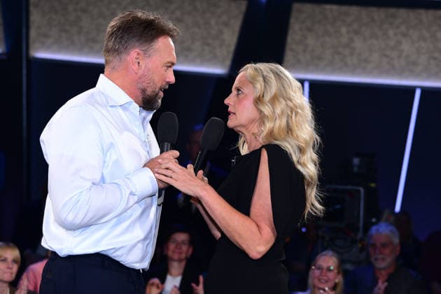 Steven Gaetjen und Barbara Schoeneberger bei der NDR Talk Show am 24.07.2026 in Hamburg NDR Talkshow am 24.07.2026 in Hamburg *** Steven Gaetjen and Barbara Schoeneberger on the NDR Talk Show on July 24, 2026, in Hamburg NDR Talk Show on July 24, 2026, in Hamburg 