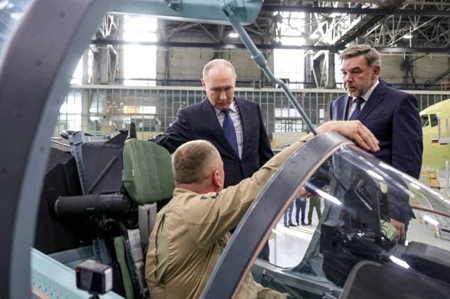 Russia Putin Siberian Federal District 9211131 24.07.2026 Russian President Vladimir Putin, accompanied by plant director Andrey Soinov, visits the Irkutsk Aviation Plant, a branch of Yakovlev, part of the United Aircraft Corporation (UAC) under Rostec, in Irkutsk, Russia. Evgeny Messman Sputnik Irkutsk Russia  Copyright: xEvgenyxMessmanx