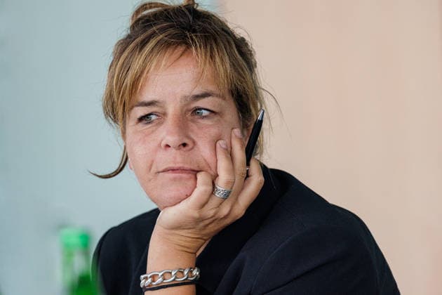 24.07.2026. Düsseldorf. Mona Neubaur, NRW-Wirtschaftsministerin und Stellvertretende NRW-Ministerpräsidentin, stellt das Maßnahmenpaket für mehr Klimaschutz, Klimaanpassung und wirtschaftliche Modernisierung in einem Pressegespräch vor. Niedrigwasser im Rhein, Starkregen in Ostwestfalen, Hitze im ganzen Land: Die Klimakrise ist Realität für Menschen und Unternehmen in Nordrhein-Westfalen. Die Landesregierung handelt und investiert so viel wie noch nie. Düsseldorf Ministerium für Wirtschaft, Industrie, Klimaschutz und Energie Nordrhein-Westfalen Deutschland *** July 24, 2026, Düsseldorf: Mona Neubaur, Minister of Economic Affairs and Deputy Minister-President of North Rhine-Westphalia, presents a package of measures for greater cli