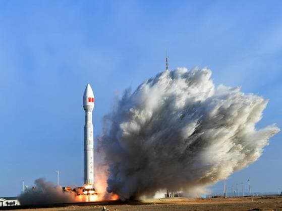 (260724) -- JIUQUAN, July 24, 2026 -- A Lijian-1 Y15 carrier rocket carrying five satellites blasts off from the Dongfeng commercial space innovation pilot zone in northwest China, on July 24, 2026. The rocket lifted off at 7:33 a.m. (Beijing Time), successfully placing the satellites into their designated orbits. (Photo by Xinhua) (EyesOnSci) CHINA-DONGFENG COMMERCIAL SPACE INNOVATION PILOT ZONE-SATELLITES-LAUNCH (CN) WangxJiangbo 