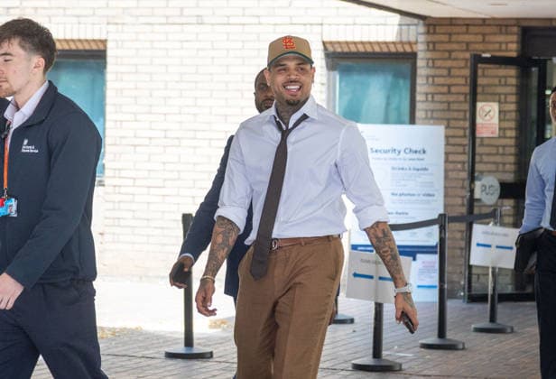 July 24, 2026, London, England, United Kingdom: R&B singer CHRIS BROWN leaves Southwark Crown Court after a case management hearing. He is charged over an alleged assault in a London nightclub. The American musician is accused of causing grievous bodily harm to Abraham Diaw in February 2023. London United Kingdom - ZUMAs262 20260724_zip_s262_002 Copyright: xTayfunxSalcix