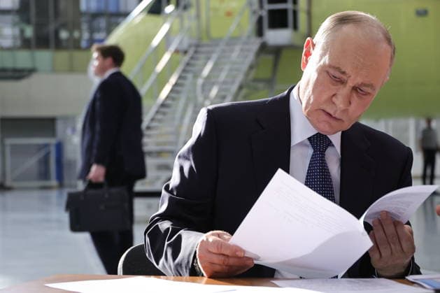 RUSSIA, IRKUTSK - JULY 24, 2026: Vladimir Putin, President of Russia, visits the Irkutsk Aviation Plant owned by Rostec s United Aircraft Corporation. Yevgeny Messman TASS  95394329