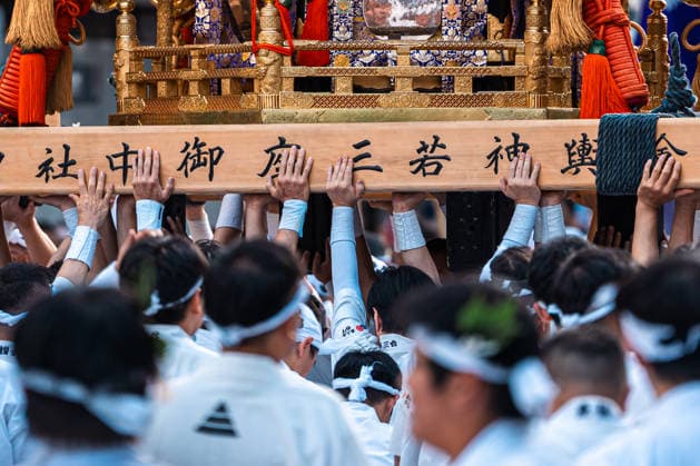 General view, July 24, 2026 - Participants carry portable shrines (mikoshi) during the Kanko-sai return procession of the Gion Matsuri in Kyoto, Japan. Held on July 24, the procession marks the return of the deities from the Otabisho to Yasaka Shrine, concluding one of Japan s most renowned traditional festivals.  aflo_338984794