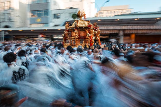 General view, July 24, 2026 - Participants carry portable shrines (mikoshi) during the Kanko-sai return procession of the Gion Matsuri in Kyoto, Japan. Held on July 24, the procession marks the return of the deities from the Otabisho to Yasaka Shrine, concluding one of Japan s most renowned traditional festivals.  aflo_338984805