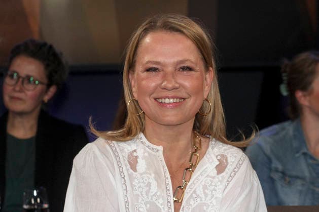 ABB TALKSHOW- Nova Meierhenrich Moderatorin zu Gast in der NDR Talkshow , aus dem NDR 3 Studio am Freitag 24.07.2027 in Hamburg Aufzeichnung vom 12.06.2026 Hamburg Deutschland *** ABB TALK SHOW: Nova Meierhenrich, host, appears as a guest on the NDR talk show, broadcast from the NDR 3 studio on Friday, July 24, 2027, in Hamburg; recorded on June 12, 2026, in Hamburg, Germany