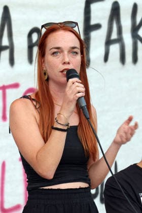IPA86958392 - Bologna. A rally in Piazza San Francesco organized by Potere al Popolo to commemorate Abderrahim Fakir, who died during an incident involving two police officers. Pictured is Marta Collot of Potere al Popolo.  Copyright: xRobertoxBrancolinix xRobertoxBrancolini Ipax 86958392