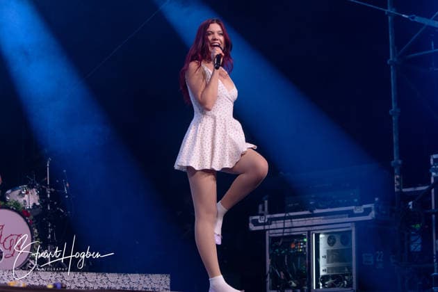 2026 Latitude Festival 24 July 2026: English singer songwriter Alessandra Rose Jones, known professionally as Alessi Rose, performs live on The Second Stage on the first day of the 20th edition of Latitude Festival, Henham Park, Southwold, UK., Credit:Stuart Hogben Avalon  Copyright: xStuartxHogbenx xAvalonx 1118359220
