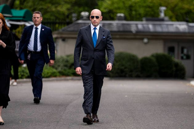 Stephen Miller Speaks to the Press at the White House White House Deputy Chief of Staff for Policy Stephen Miller walks to speak to the press outside of the West Wing of the White House in Washington, DC on Friday, July 24, 2026. Photo by Bonnie Cash Pool ABACAPRESS.COM WASHINGTON DC United States  Copyright: xPool ABACAx
