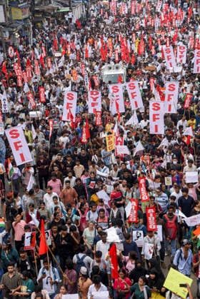 Kolkata Rally Supports CJP Protest Thousands of demonstrators march beneath SFI and other student organization banners in Kolkata, India, on July 24, 2026. The rally was held in solidarity with the Cockroach Janta Party s ongoing protest at New Delhi s Jantar Mantar demanding the resignation of Education Minister Dharmendra Pradhan over alleged NEET examination irregularities, as leaders of the youth-led movement held a second round of talks with government officials after Prime Minister Narendra Modi pledged legal reforms and swift punishment for those involved in exam paper leaks. Kolkata West Bengal India Copyright: xDebajyotixChakrabortyx