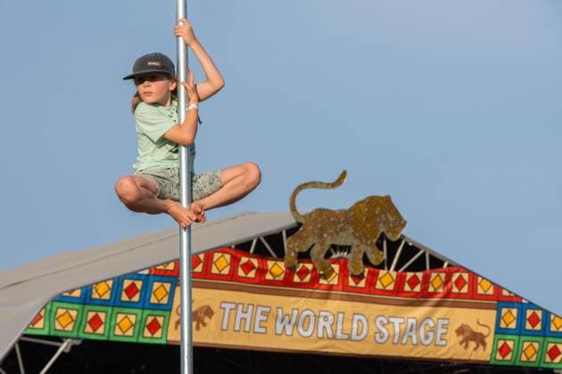 July 25, 2026, Corsham, Wiltshire, England: Festival goers enjoy a sunny Friday at WOMAD Festival in Wiltshire. Corsham England - ZUMAr169 20260725_zip_r169_022 Copyright: xRodxHarbinsonx