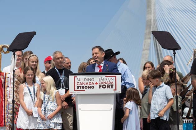 July 24, 2026, Windsor, On, CANADA: Members of the Howe family join Dr. Murray Howe during a ribbon cutting ceremony for the opening of the Gordie Howe International Bridge, in Windsor, Ont., Friday, July 24, 2026. Windsor CANADA  - ZUMAc35_ 20260724_zaf_c35_099 Copyright: xDaxxMelmerx