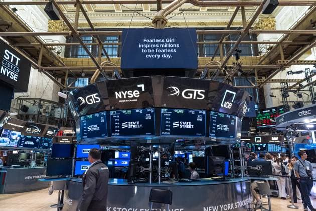 July 24, 2026, New York, New York, USA: Atmosphere as State Street (index STT) rings closing bell to celebrate Fearless Girl on the floor of the New York Stock Exchange (NYSE) in New York, NY on July 24, 2026. New York USA - ZUMAr339 20260724_znp_r339_006 Copyright: xLevxRadinx