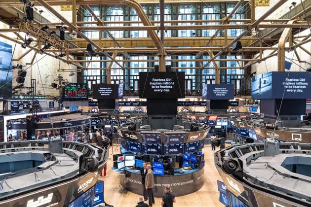 July 24, 2026, New York, New York, USA: Atmosphere as State Street (index STT) rings closing bell to celebrate Fearless Girl on the floor of the New York Stock Exchange (NYSE) in New York, NY on July 24, 2026. New York USA  - ZUMAr339 20260724_znp_r339_014 Copyright: xLevxRadinx