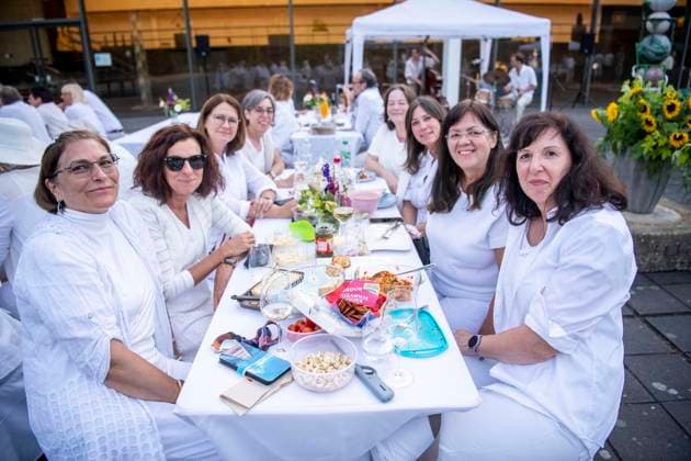 White Dinner: Ein Sommerabend ganz in Weiß : Das Lehmbruck-Museum fährt als Begleitprogramm zur Ausstellung Anish Kapoor ordentlich auf. 24.07.2026 in Duisburg ** NUR FÜR REDAKTIONELLE ZWECKE ** EDITORIAL USE ONLY **<p> White Dinner: Ein Sommerabend ganz in Weiß : Das Lehmbruck-Museum fährt als Begleitprogramm zur Ausstellung Anish Kapoor ordentlich auf. 24.07.2026 in Duisburg Deutschland NRW Duisburg Copyright: DanielxAttia *** White Dinner: A Summer Evening All in White The Lehmbruck Museum is pulling out all the stops as part of the accompanying program for the Anish Kapoor exhibition on July 24, 2026, in Duisburg ** FOR EDITORIAL USE ONLY ** EDITORIAL USE ONLY ** p White Dinner: A Summer Evening All in White The Lehmbruck Muse Copyright: DanielxAttia doc86v2crecvbk14kykdo5n ,EDITORIAL USE ONLY