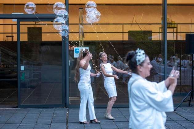 White Dinner: Ein Sommerabend ganz in Weiß : Das Lehmbruck-Museum fährt als Begleitprogramm zur Ausstellung Anish Kapoor ordentlich auf. 24.07.2026 in Duisburg ** NUR FÜR REDAKTIONELLE ZWECKE ** EDITORIAL USE ONLY **<p> White Dinner: Ein Sommerabend ganz in Weiß : Das Lehmbruck-Museum fährt als Begleitprogramm zur Ausstellung Anish Kapoor ordentlich auf. 24.07.2026 in Duisburg Deutschland NRW Duisburg Copyright: DanielxAttia *** White Dinner: A Summer Evening All in White The Lehmbruck Museum is pulling out all the stops as part of the accompanying program for the Anish Kapoor exhibition on July 24, 2026, in Duisburg ** FOR EDITORIAL USE ONLY ** EDITORIAL USE ONLY ** p White Dinner: A Summer Evening All in White The Lehmbruck Muse Copyright: DanielxAttia doc86v2dp7sijdu2c8if7i ,EDITORIAL USE ONLY