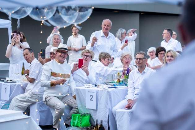 White Dinner: Ein Sommerabend ganz in Weiß : Das Lehmbruck-Museum fährt als Begleitprogramm zur Ausstellung Anish Kapoor ordentlich auf. 24.07.2026 in Duisburg ** NUR FÜR REDAKTIONELLE ZWECKE ** EDITORIAL USE ONLY **<p> White Dinner: Ein Sommerabend ganz in Weiß : Das Lehmbruck-Museum fährt als Begleitprogramm zur Ausstellung Anish Kapoor ordentlich auf. 24.07.2026 in Duisburg Deutschland NRW Duisburg Copyright: DanielxAttia *** White Dinner: A Summer Evening All in White The Lehmbruck Museum is pulling out all the stops as part of the accompanying program for the Anish Kapoor exhibition on July 24, 2026, in Duisburg ** FOR EDITORIAL USE ONLY ** EDITORIAL USE ONLY ** p White Dinner: A Summer Evening All in White The Lehmbruck Muse Copyright: DanielxAttia doc86v2elfnho612u9yxmda ,EDITORIAL USE ONLY