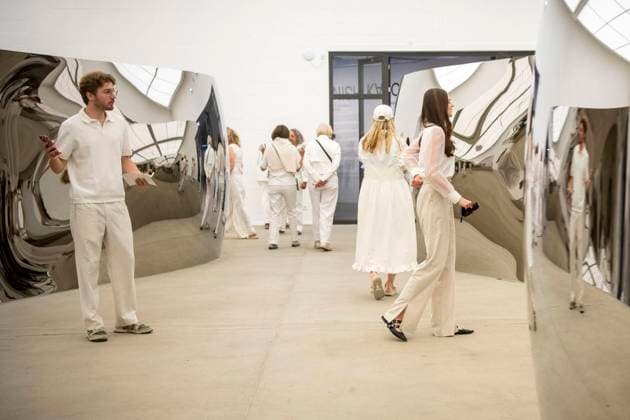 White Dinner: Ein Sommerabend ganz in Weiß : Das Lehmbruck-Museum fährt als Begleitprogramm zur Ausstellung Anish Kapoor ordentlich auf. 24.07.2026 in Duisburg ** NUR FÜR REDAKTIONELLE ZWECKE ** EDITORIAL USE ONLY **<p> White Dinner: Ein Sommerabend ganz in Weiß : Das Lehmbruck-Museum fährt als Begleitprogramm zur Ausstellung Anish Kapoor ordentlich auf. 24.07.2026 in Duisburg Deutschland NRW Duisburg Copyright: DanielxAttia *** White Dinner: A Summer Evening All in White The Lehmbruck Museum is pulling out all the stops as part of the accompanying program for the Anish Kapoor exhibition on July 24, 2026, in Duisburg ** FOR EDITORIAL USE ONLY ** EDITORIAL USE ONLY ** p White Dinner: A Summer Evening All in White The Lehmbruck Muse Copyright: DanielxAttia doc86v2buoe4ndmekpf7i ,EDITORIAL USE ONLY