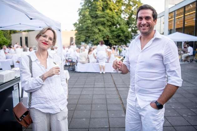 White Dinner: Ein Sommerabend ganz in Weiß : Das Lehmbruck-Museum fährt als Begleitprogramm zur Ausstellung Anish Kapoor ordentlich auf. 24.07.2026 in Duisburg ** NUR FÜR REDAKTIONELLE ZWECKE ** EDITORIAL USE ONLY **<p> White Dinner: Ein Sommerabend ganz in Weiß : Das Lehmbruck-Museum fährt als Begleitprogramm zur Ausstellung Anish Kapoor ordentlich auf. 24.07.2026 in Duisburg Deutschland NRW Duisburg Copyright: DanielxAttia *** White Dinner: A Summer Evening All in White The Lehmbruck Museum is pulling out all the stops as part of the accompanying program for the Anish Kapoor exhibition on July 24, 2026, in Duisburg ** FOR EDITORIAL USE ONLY ** EDITORIAL USE ONLY ** p White Dinner: A Summer Evening All in White The Lehmbruck Muse Copyright: DanielxAttia doc86v2cr2hzigksqw7o5n ,EDITORIAL USE ONLY