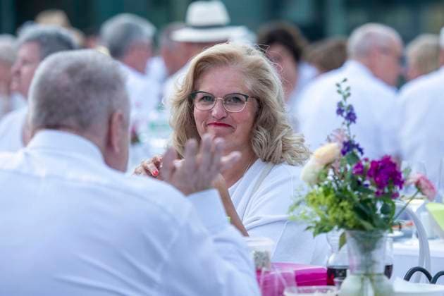 White Dinner: Ein Sommerabend ganz in Weiß : Das Lehmbruck-Museum fährt als Begleitprogramm zur Ausstellung Anish Kapoor ordentlich auf. 24.07.2026 in Duisburg ** NUR FÜR REDAKTIONELLE ZWECKE ** EDITORIAL USE ONLY **<p> White Dinner: Ein Sommerabend ganz in Weiß : Das Lehmbruck-Museum fährt als Begleitprogramm zur Ausstellung Anish Kapoor ordentlich auf. 24.07.2026 in Duisburg Deutschland NRW Duisburg Copyright: DanielxAttia *** White Dinner: A Summer Evening All in White The Lehmbruck Museum is pulling out all the stops as part of the accompanying program for the Anish Kapoor exhibition on July 24, 2026, in Duisburg ** FOR EDITORIAL USE ONLY ** EDITORIAL USE ONLY ** p White Dinner: A Summer Evening All in White The Lehmbruck Muse Copyright: DanielxAttia doc86v2a4h1k9j9aib0o5n ,EDITORIAL USE ONLY