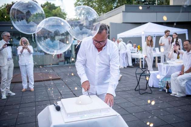 White Dinner: Ein Sommerabend ganz in Weiß : Das Lehmbruck-Museum fährt als Begleitprogramm zur Ausstellung Anish Kapoor ordentlich auf. 24.07.2026 in Duisburg ** NUR FÜR REDAKTIONELLE ZWECKE ** EDITORIAL USE ONLY **<p> White Dinner: Ein Sommerabend ganz in Weiß : Das Lehmbruck-Museum fährt als Begleitprogramm zur Ausstellung Anish Kapoor ordentlich auf. 24.07.2026 in Duisburg Deutschland NRW Duisburg Copyright: DanielxAttia *** White Dinner: A Summer Evening All in White The Lehmbruck Museum is pulling out all the stops as part of the accompanying program for the Anish Kapoor exhibition on July 24, 2026, in Duisburg ** FOR EDITORIAL USE ONLY ** EDITORIAL USE ONLY ** p White Dinner: A Summer Evening All in White The Lehmbruck Muse Copyright: DanielxAttia doc86v2gh6b54hh07lif7i ,EDITORIAL USE ONLY