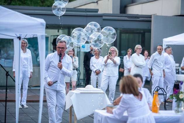 White Dinner: Ein Sommerabend ganz in Weiß : Das Lehmbruck-Museum fährt als Begleitprogramm zur Ausstellung Anish Kapoor ordentlich auf. 24.07.2026 in Duisburg ** NUR FÜR REDAKTIONELLE ZWECKE ** EDITORIAL USE ONLY **<p> White Dinner: Ein Sommerabend ganz in Weiß : Das Lehmbruck-Museum fährt als Begleitprogramm zur Ausstellung Anish Kapoor ordentlich auf. 24.07.2026 in Duisburg Deutschland NRW Duisburg Copyright: DanielxAttia *** White Dinner: A Summer Evening All in White The Lehmbruck Museum is pulling out all the stops as part of the accompanying program for the Anish Kapoor exhibition on July 24, 2026, in Duisburg ** FOR EDITORIAL USE ONLY ** EDITORIAL USE ONLY ** p White Dinner: A Summer Evening All in White The Lehmbruck Muse Copyright: DanielxAttia doc86v2gh6sjdu11tkm0mda ,EDITORIAL USE ONLY